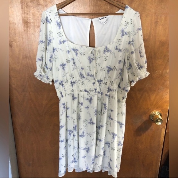 ARULA Dresses & Skirts - Arula White Floral Milk Maid Puff Sleeve Dress Cottagecore